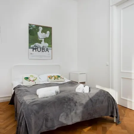 Hoza 35 By Homeprime Apartment Warsaw